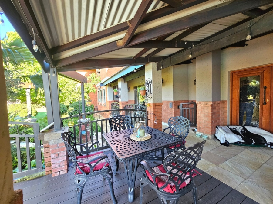 5 Bedroom Property for Sale in Grimbeeck Park North West